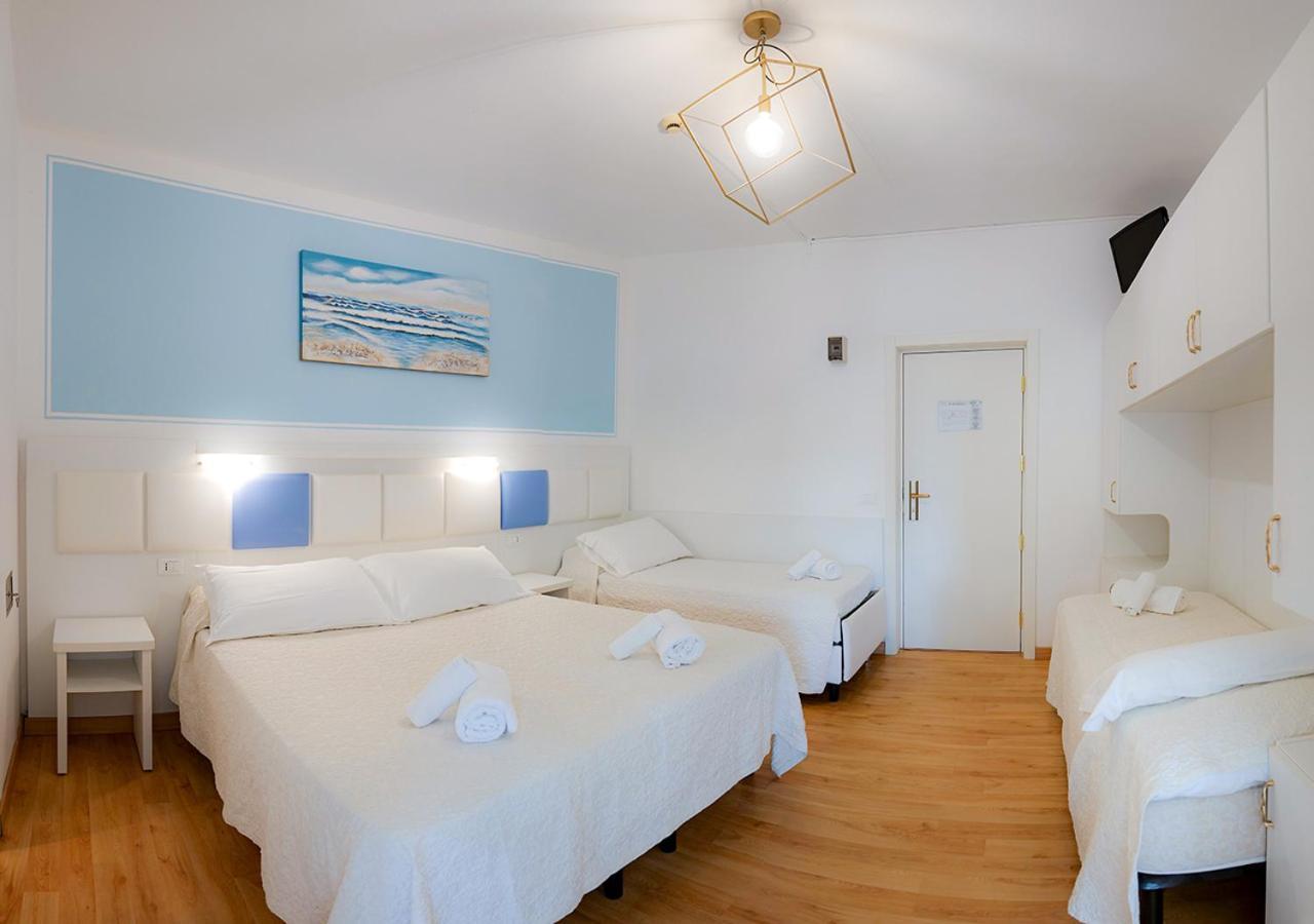 Hotel Gioiosa Чезенатико Экстерьер фото