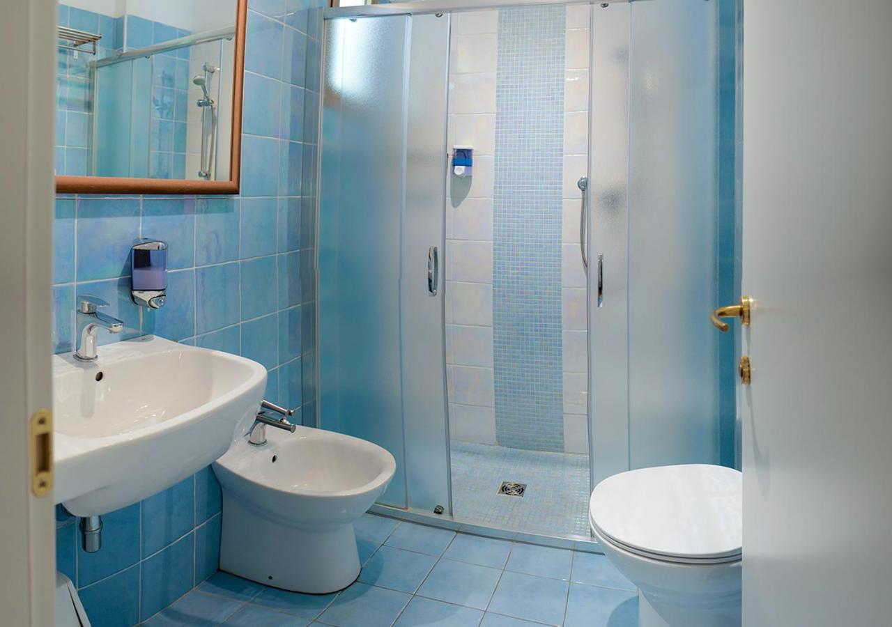 Hotel Gioiosa Чезенатико Экстерьер фото