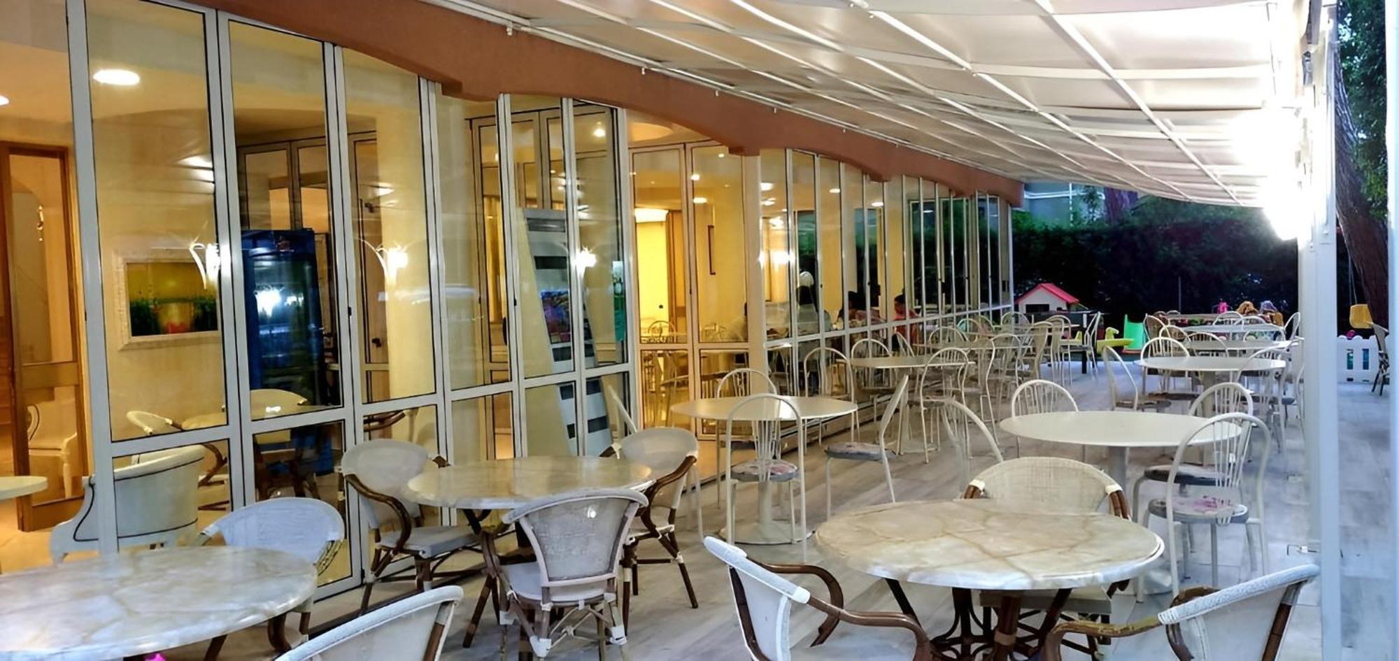 Hotel Gioiosa Чезенатико Экстерьер фото