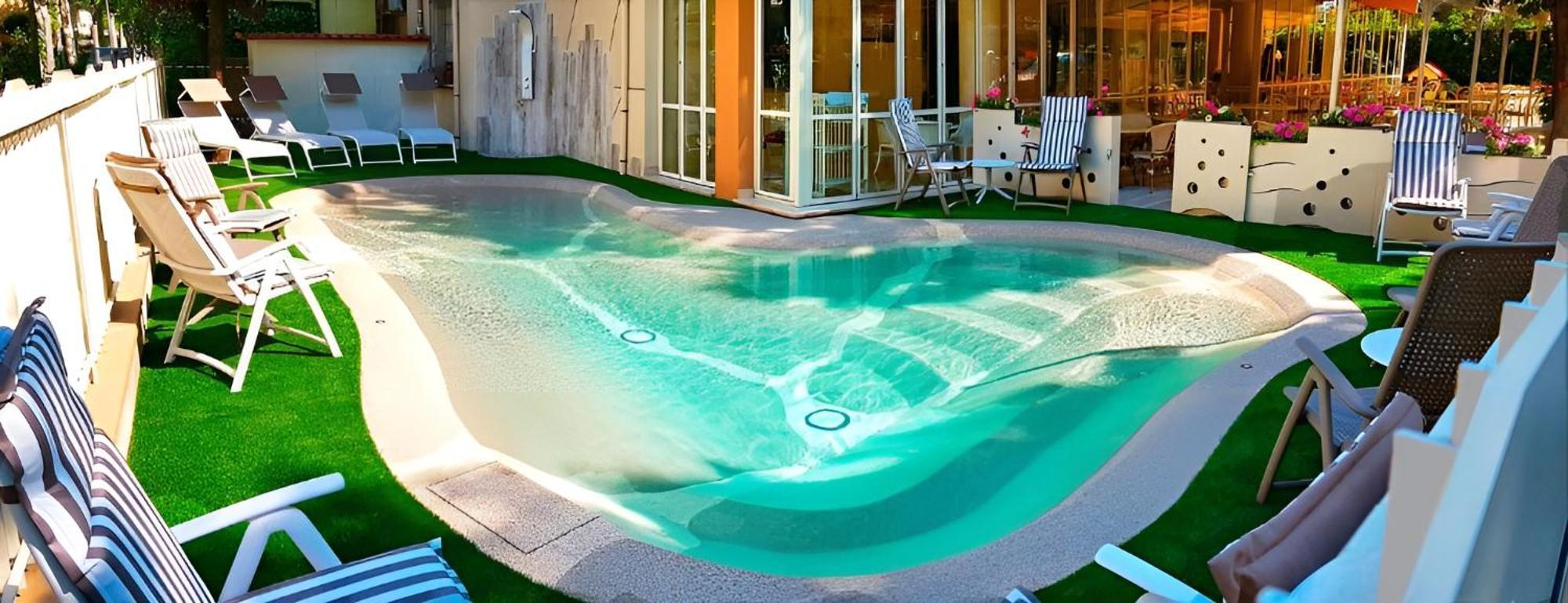 Hotel Gioiosa Чезенатико Экстерьер фото