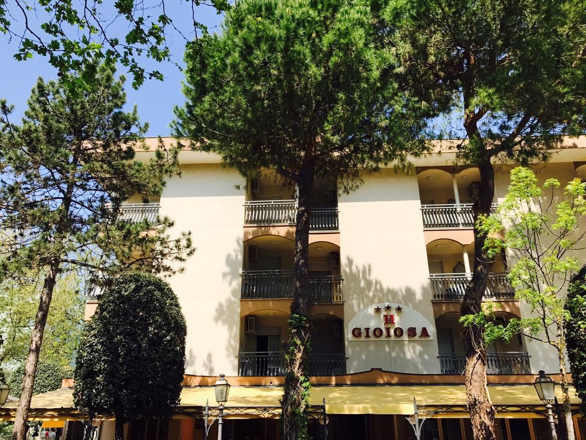 Hotel Gioiosa Чезенатико Экстерьер фото
